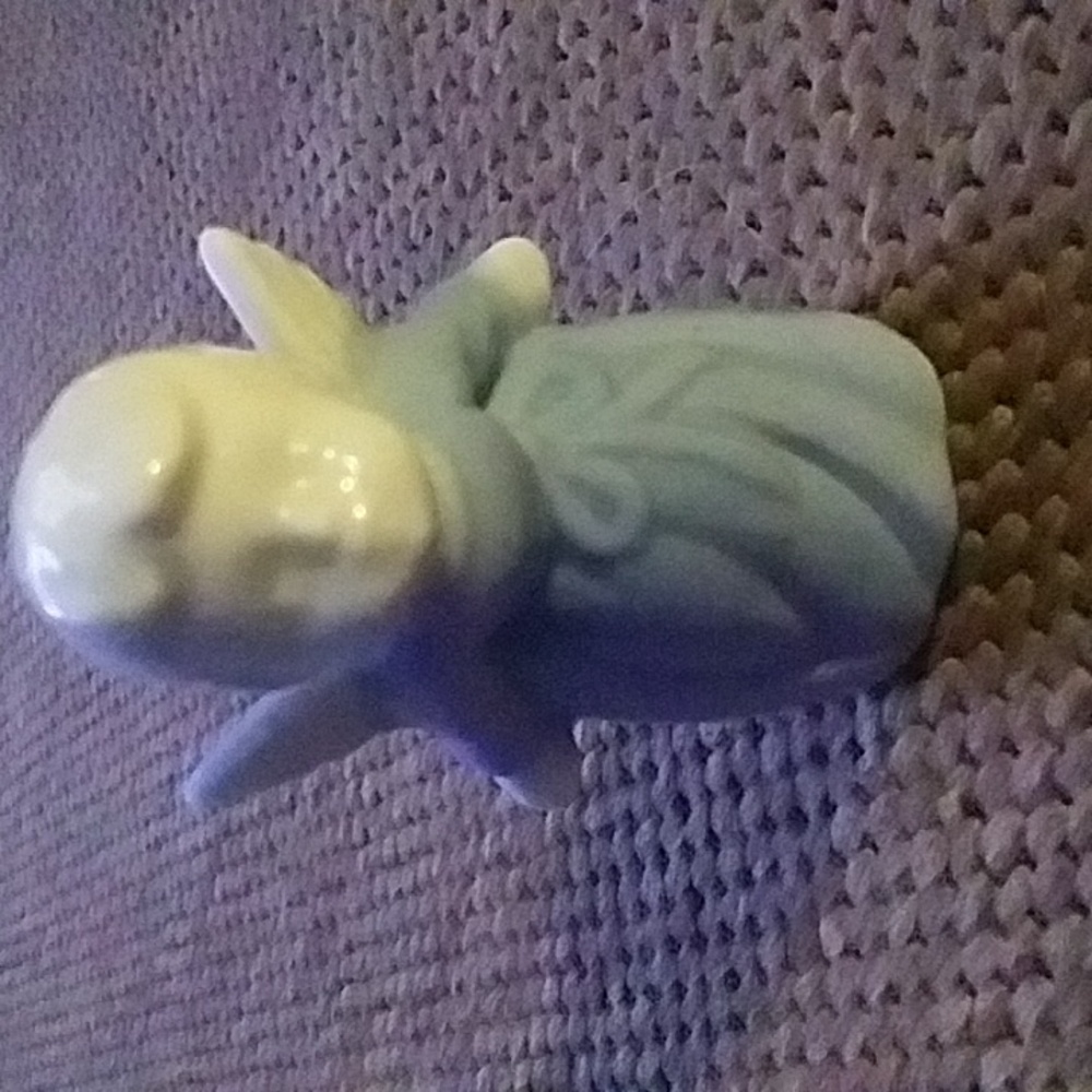 Vintage  kissing lefton angel.
